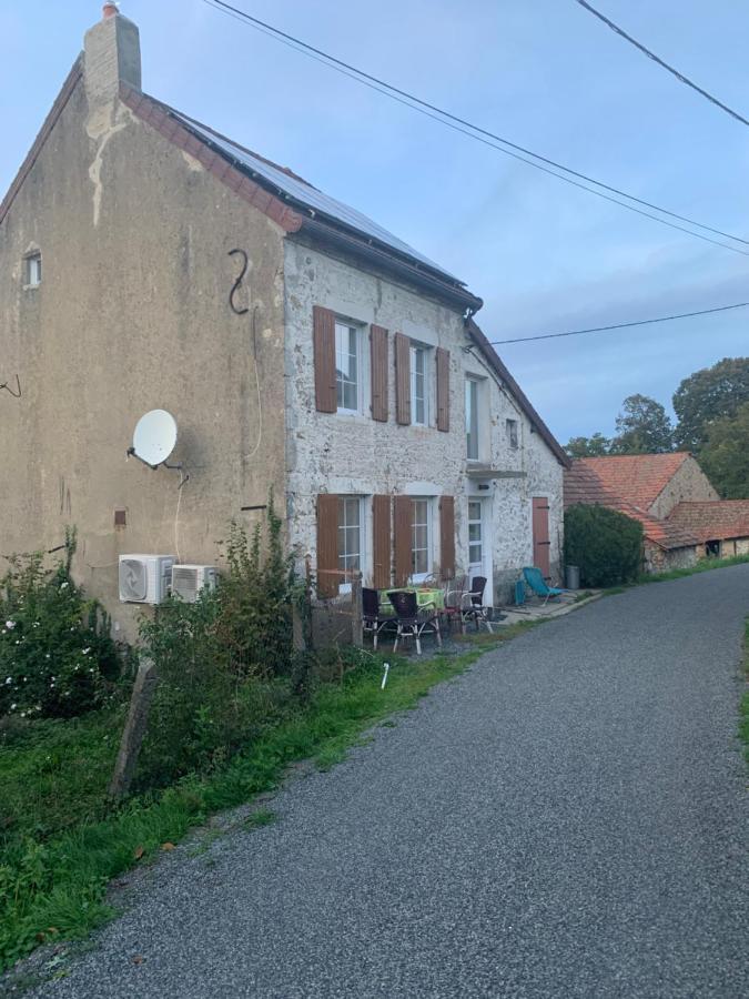 Busset Liages Situe Dans Le Bourbonnais 1 Chambres Lit Double Et Un Clic Clac المظهر الخارجي الصورة